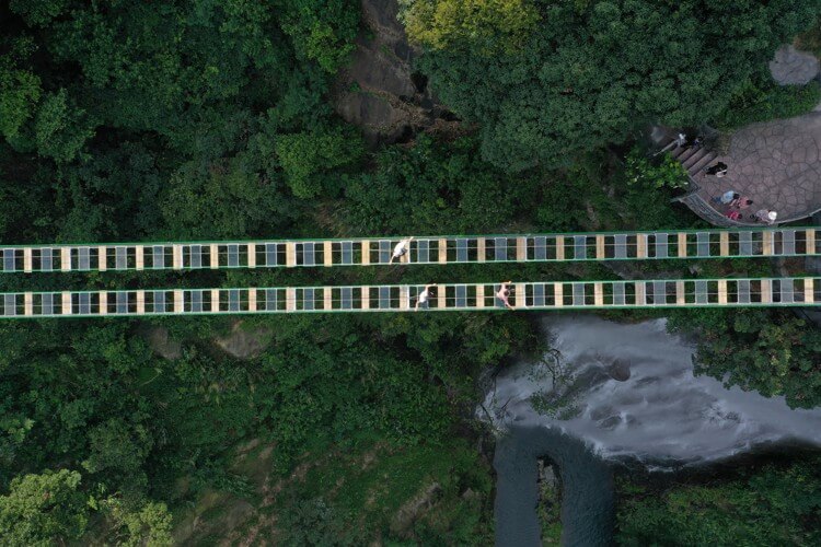 gulong canyon suspension bridge